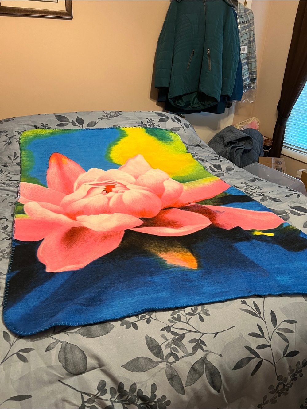 Floral Pink Lotus Plush Throw Blanket - Home Bedding